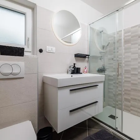 Kuca Za Odmor Ena * Jadranovo